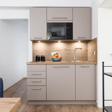 Hotel Zur Traube Uffenheim Bagian luar foto