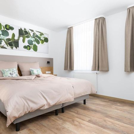 Hotel Zur Traube Uffenheim Bagian luar foto