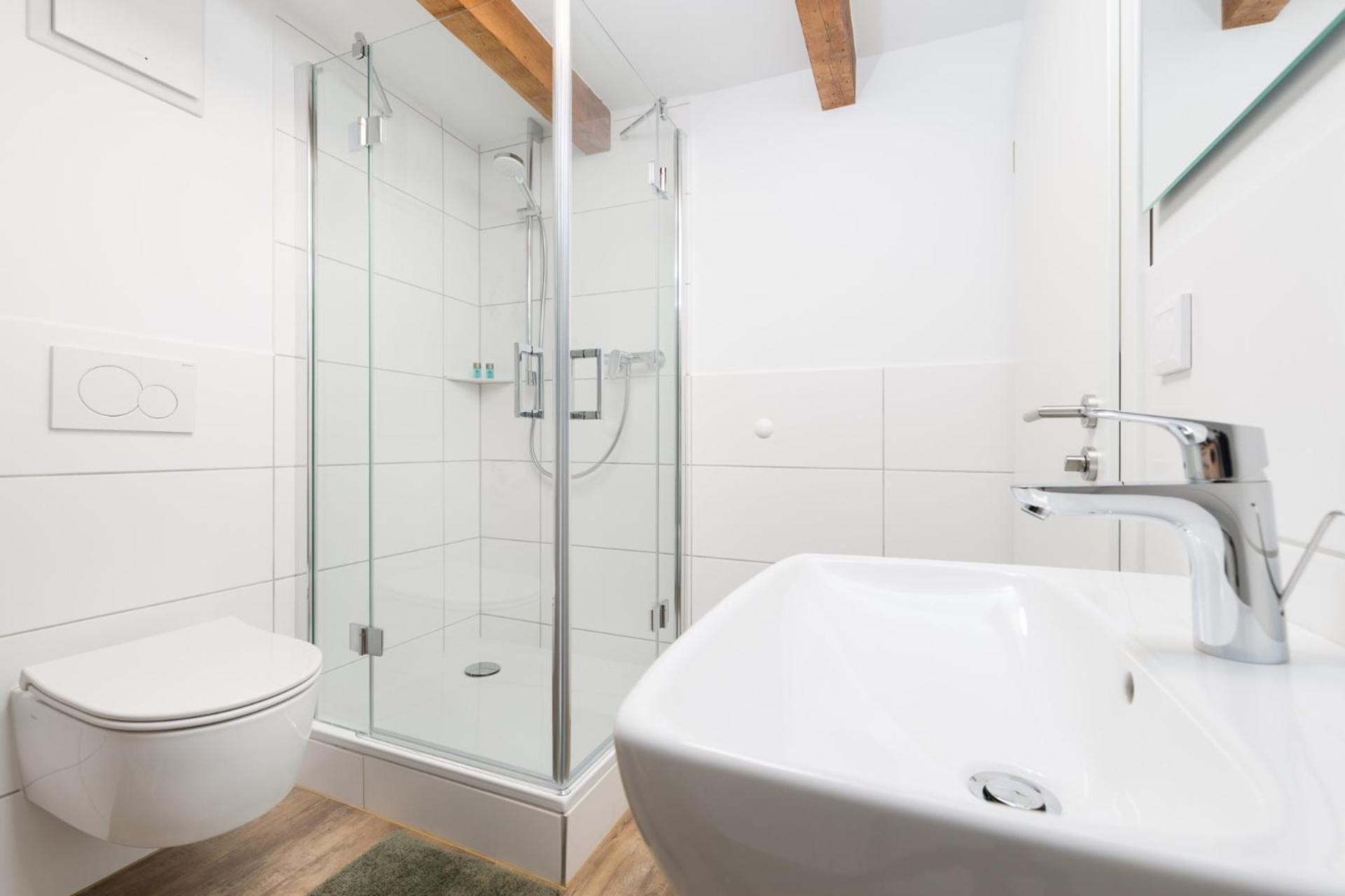 Hotel Zur Traube Uffenheim Bagian luar foto
