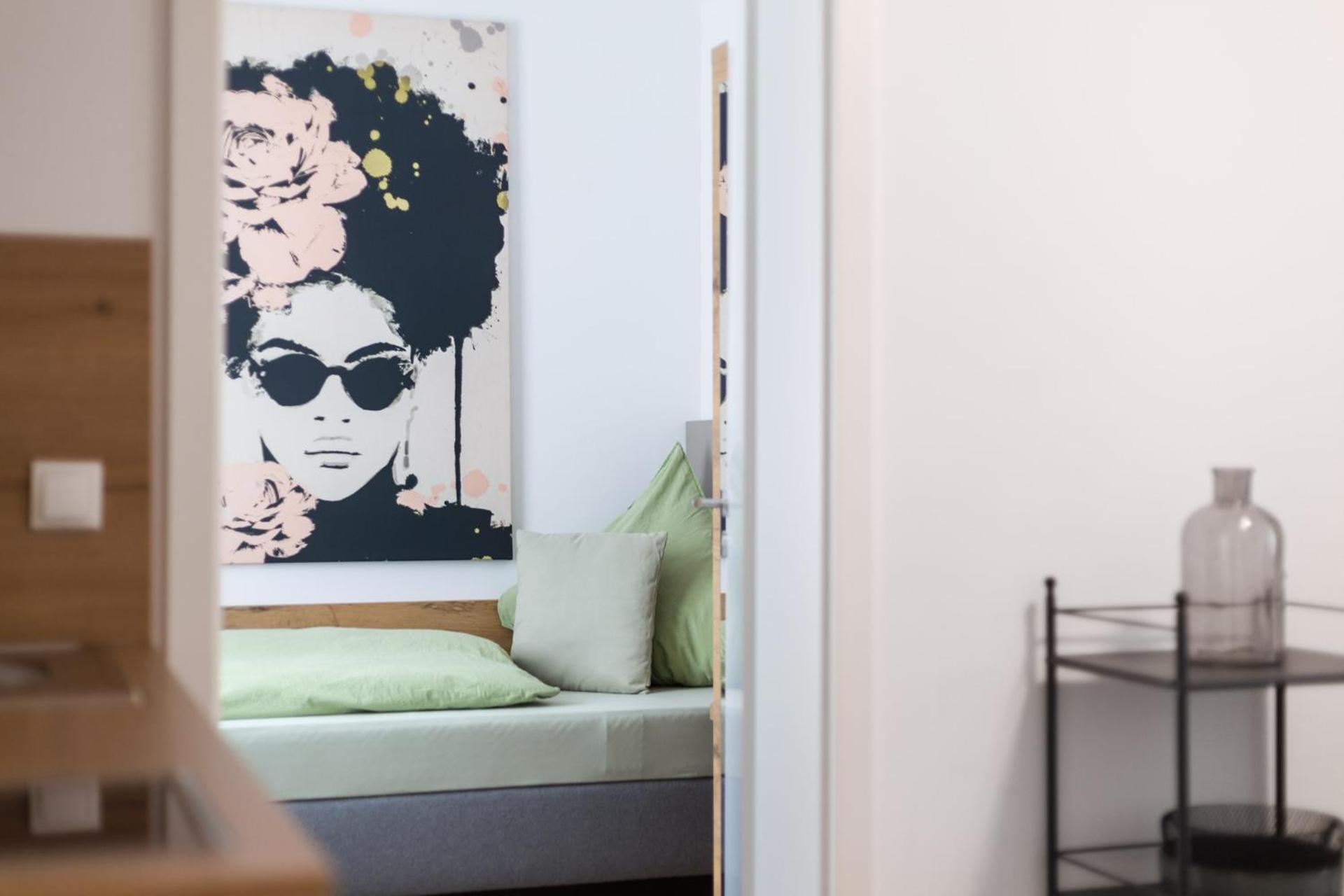 Hotel Zur Traube Uffenheim Bagian luar foto